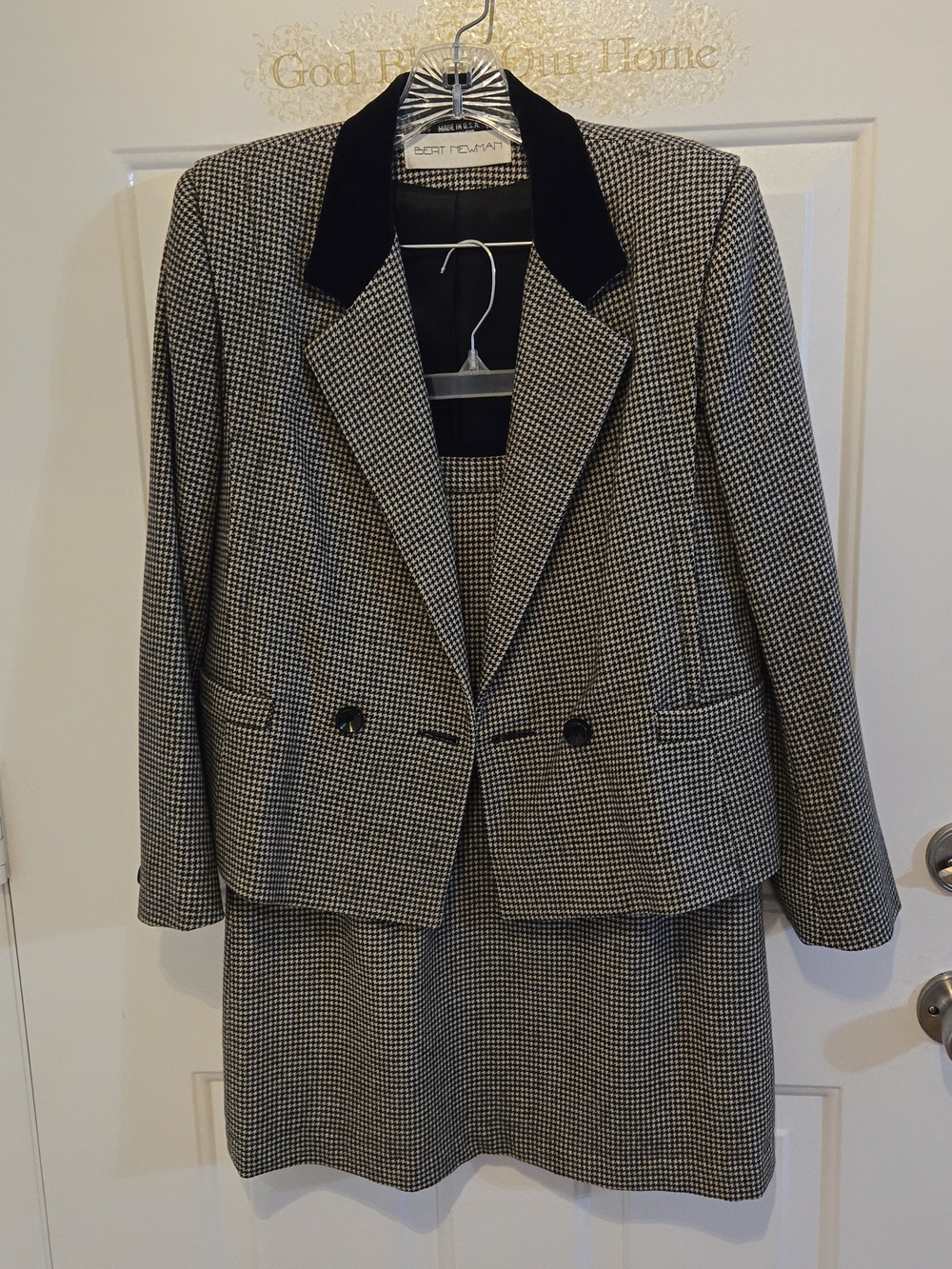 Vintage Bert Newman Black & White Houndstooth Women's Skirt Set Velvet Collar